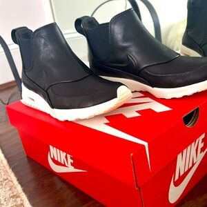 Nike Air Max Thea Mid Sneakers Ankle Sneakers